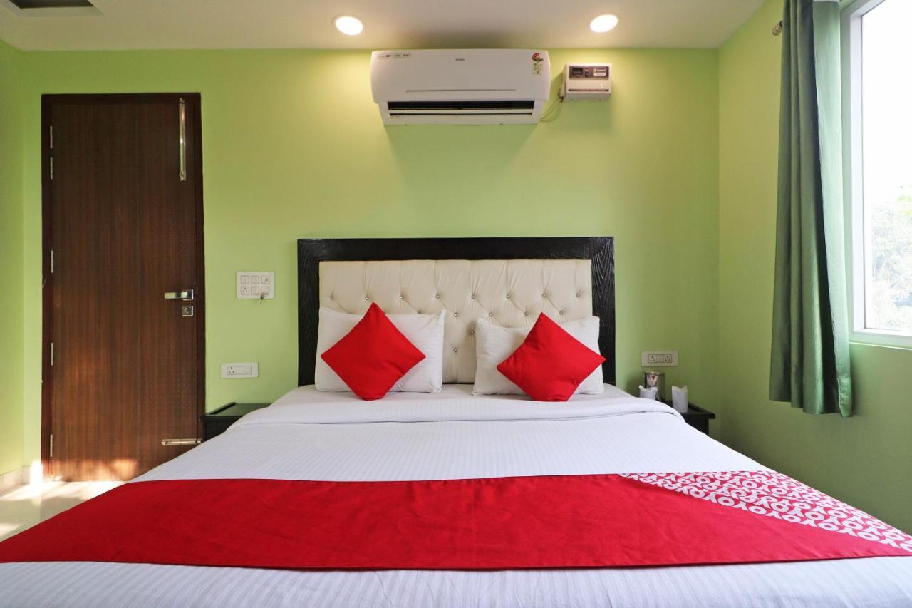 فندق نيودلهيفي  Oyo Mannat Residency Near Rohini Sector 18 Metro Station المظهر الخارجي الصورة